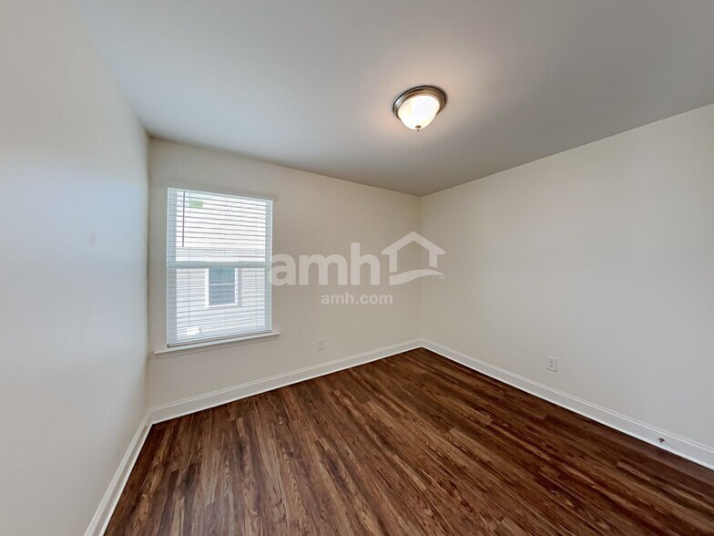 Building Photo - 3244 Brierhill Rd