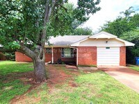 Building Photo - 1817 Hardy Dr