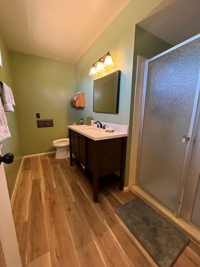 Building Photo - in Sierra Vista All utilities included, fully furnished with short term rental options.