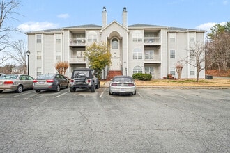 Building Photo - 421 Rivertree Ln