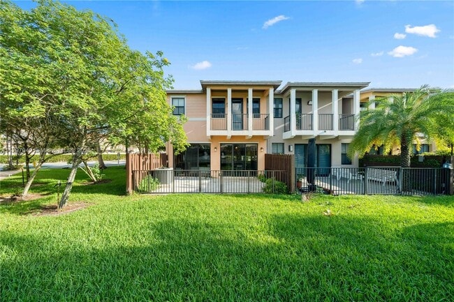 Building Photo - 5840 NW 104th Ct