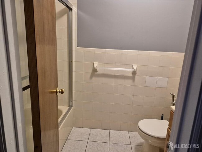 Building Photo - 915 Edison Glen Terrace