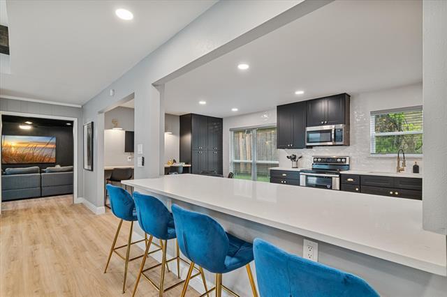 Building Photo - 2833 Meadowbrook Dr