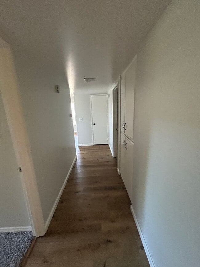 Building Photo - Spacious and lovely 2 bedroom 2 bath Condo...