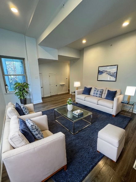 Building Photo - 3825 Hamilton St