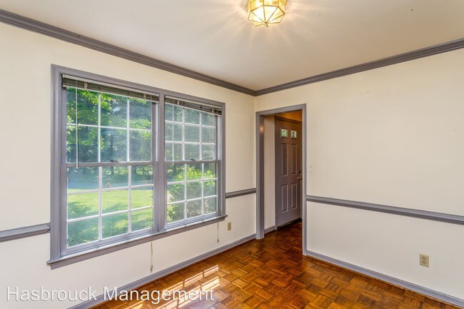 Building Photo - 3 br, 2.5 bath House - 1001 Huntwood Lane