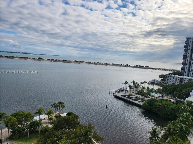 Building Photo - 1925 Brickell Ave