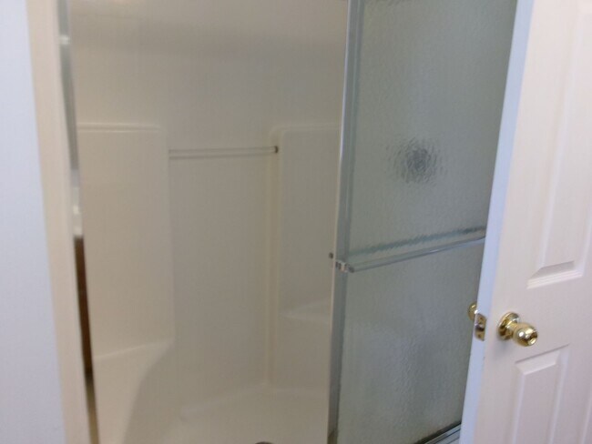 Building Photo - 3 bedroom, 2.5 bath home located in Bellegrove Preserve