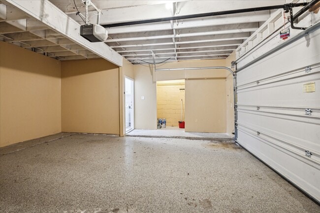 Building Photo - 2511 Commonwealth St