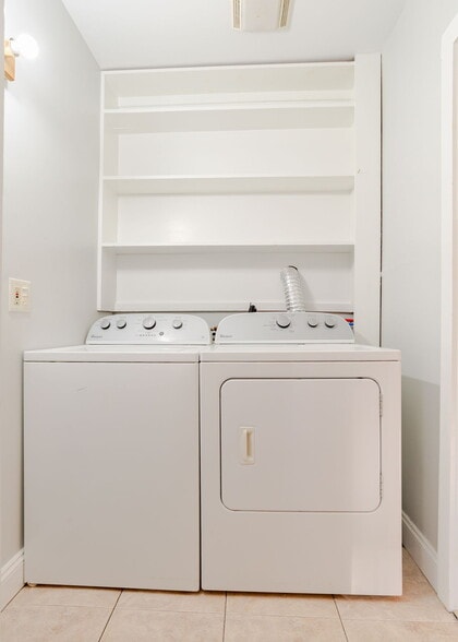 Building Photo - 8 Western Ave