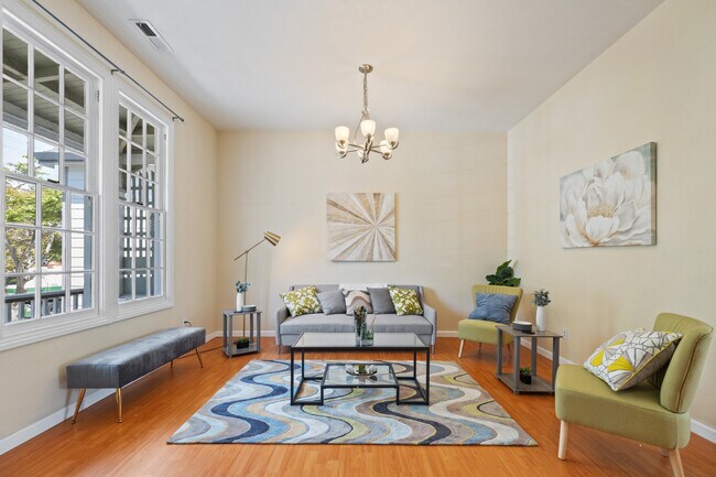 Building Photo - 1406 9th St