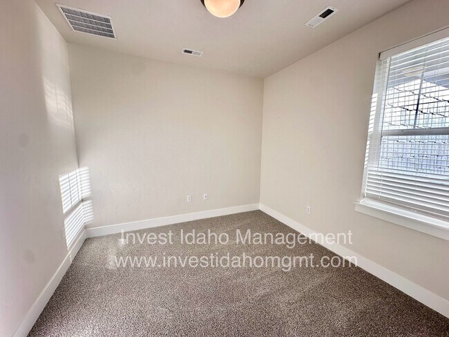 Building Photo - Beautiful Newer Home in Meridian Built in 2024