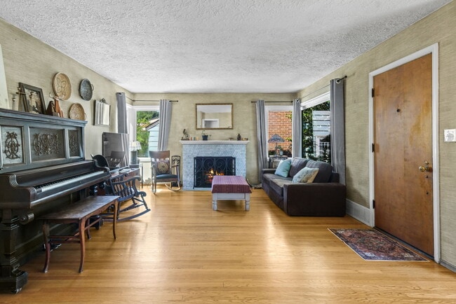 Building Photo - 4416 NE Prescott St