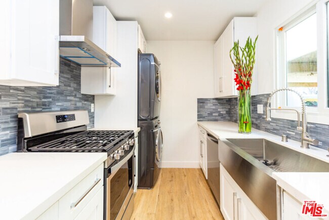 Building Photo - 1328 19th St