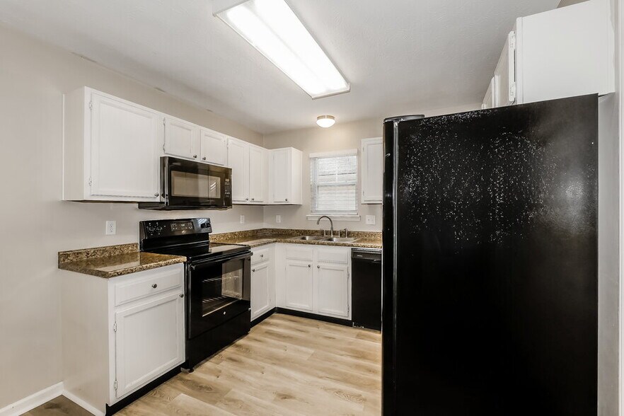 Building Photo - 12659 Spurrington Way