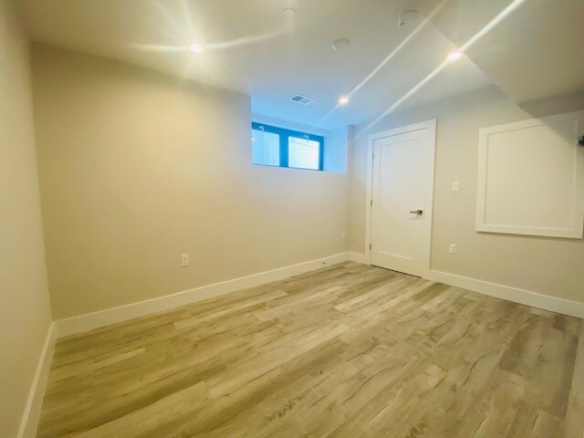 Building Photo - 2 W 3rd Street Pl