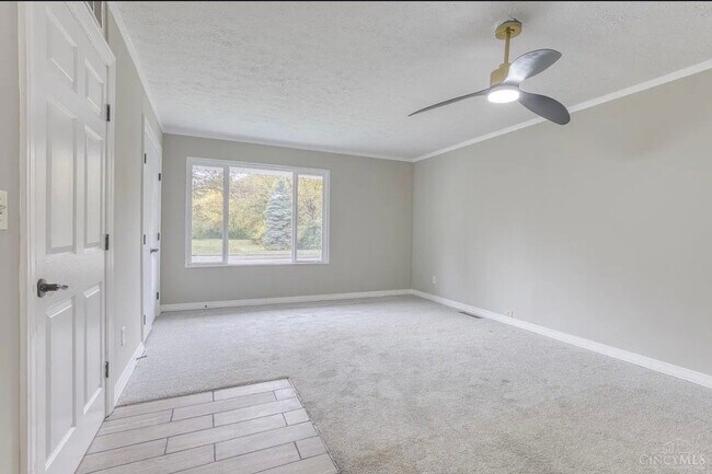 Building Photo - 833 W Galbraith Rd
