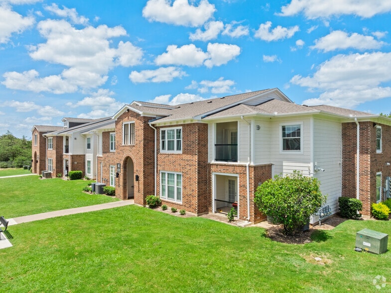 Primary Photo - Sandy Creek Apartments