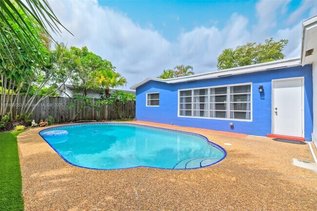 Building Photo - 851 SW 49th Terrace