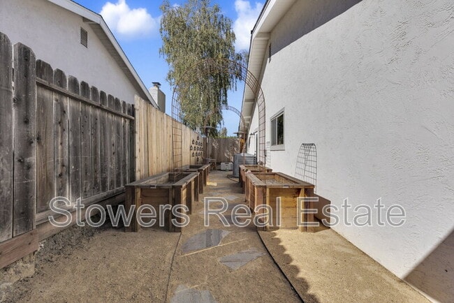 Building Photo - 1087 Lehigh Valley Cir