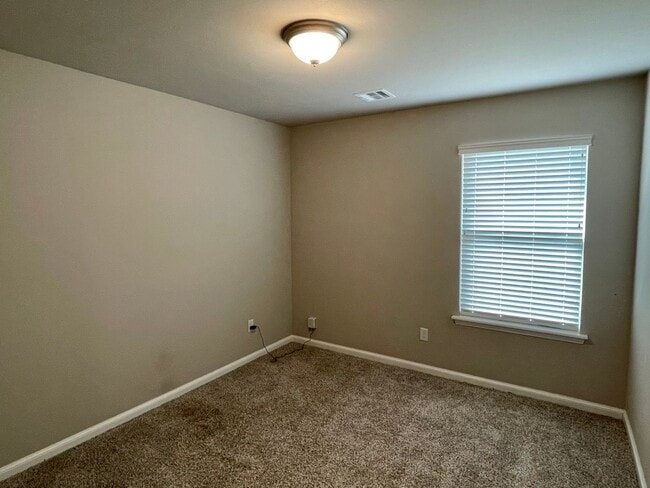 Building Photo - Beautiful 4 bed 3 bath in Deer Creek Schools!