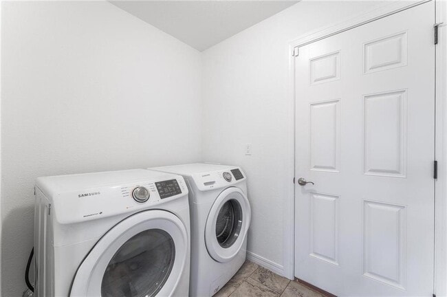 Building Photo - 4511 W Wales Dr