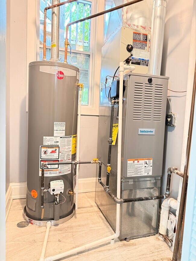 Building Photo - 3821 W Fillmore St