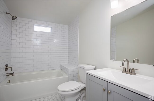 Building Photo - Newly Renovated Uptown Apt near Prytania St