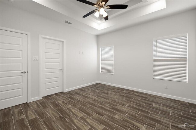 Building Photo - 30 Violet Ave W