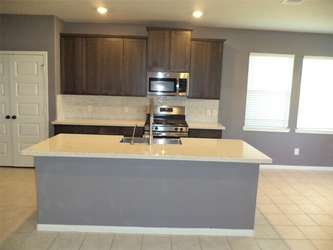 Building Photo - 18669 Blue Spruce Ln