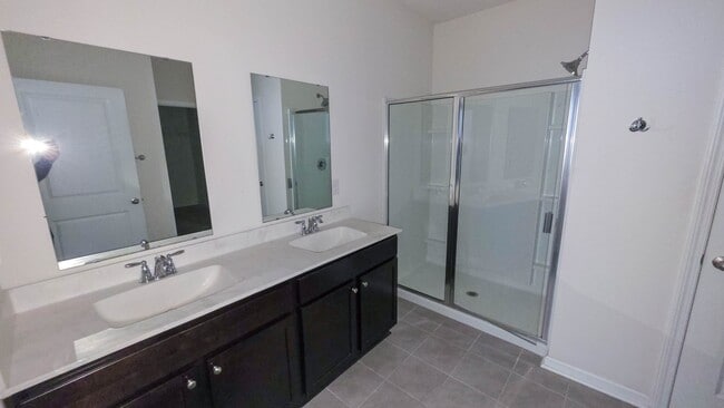 Building Photo - 3565 Bells Lk Cir