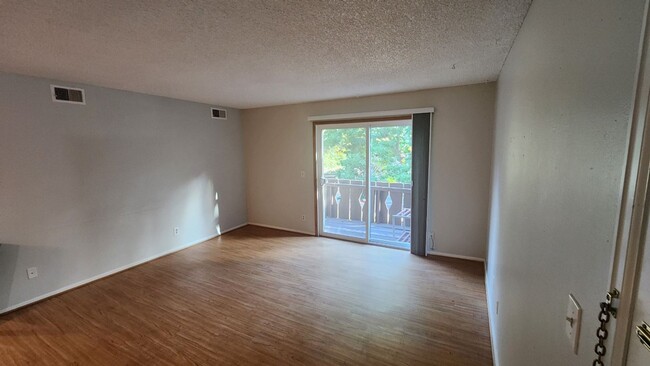 Building Photo - 2-Bed Condo in North Boulder Residential A...