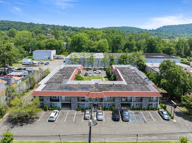 Building Photo - 30 US-9W