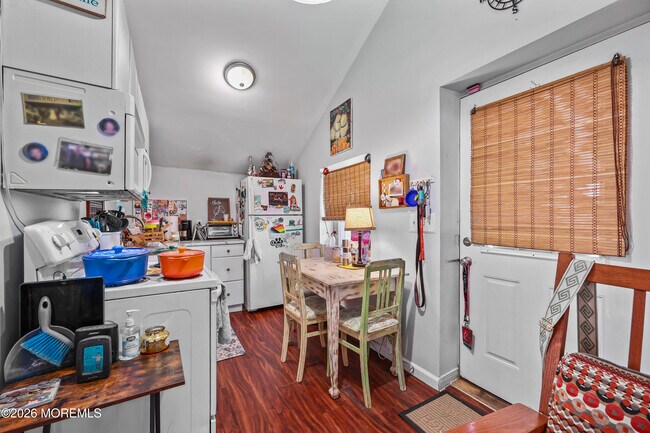 Building Photo - 321 Park Pl Ave