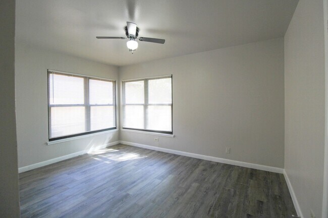 Building Photo - 434 Cosgrove St