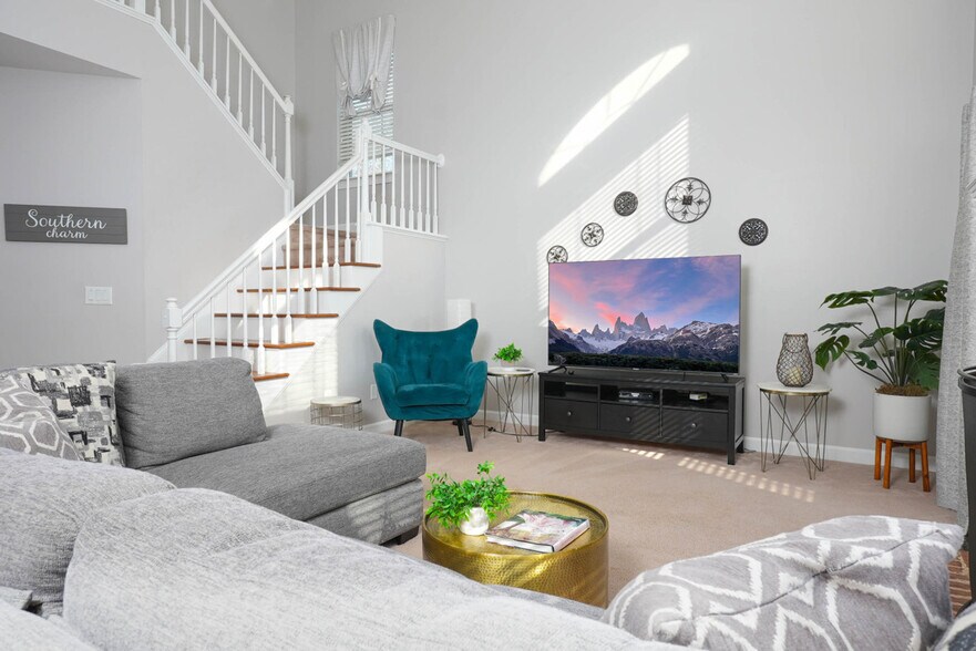 Primary Photo - 10301 Rougemont Ln