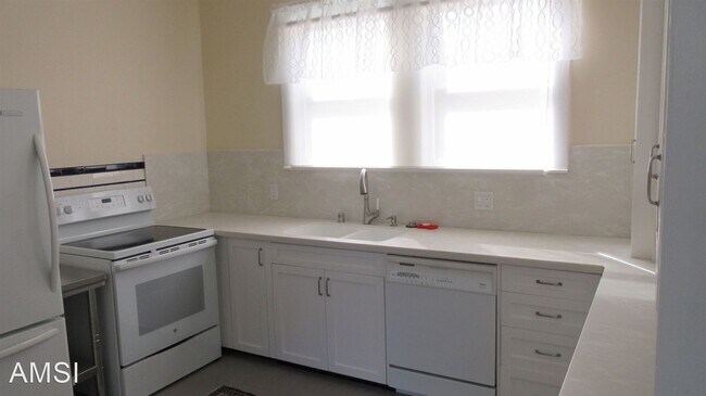 Building Photo - 3 br, 1.5 bath House - 675 Laguna Honda