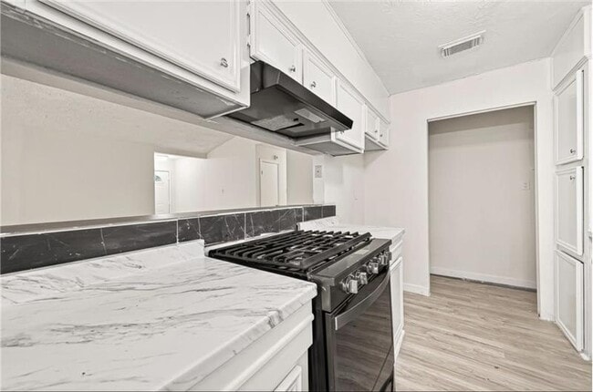 Building Photo - 4123 Cedar Gardens Dr