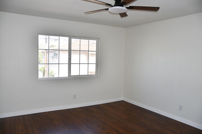 Building Photo - 12071 Laguna St