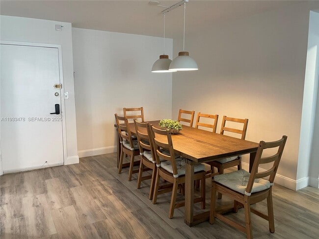 Building Photo - 2030 S Ocean Dr