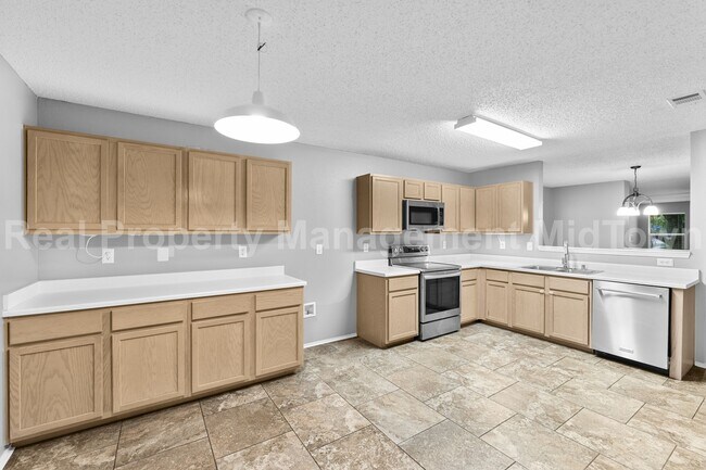 Building Photo - Charming 3-Bedroom Home in Arlington – Man...