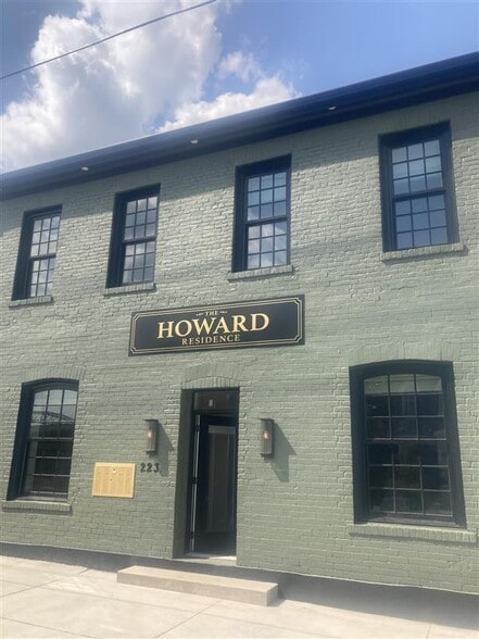 Primary Photo - The Howard Residence