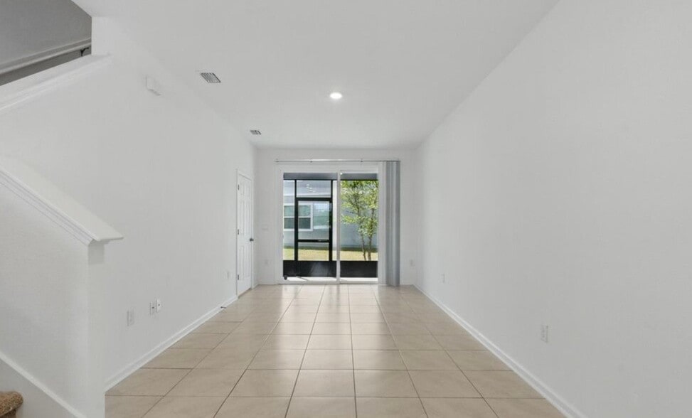 Building Photo - 4940 Earthshine Rd