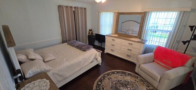 Building Photo - M1715 Pebble Beach Ln (VO/M10)