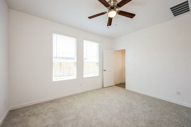 Building Photo - 526 Kayden Ct