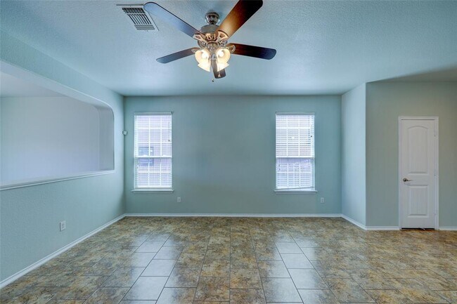 Building Photo - 455 Gina Dr