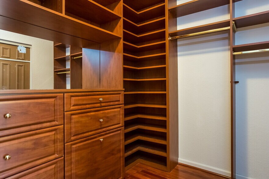 Building Photo - 5293 Sancerre Cir