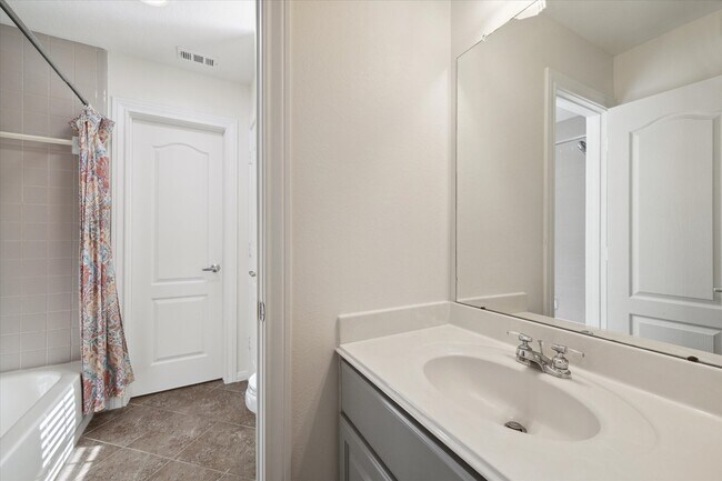 Building Photo - 30 Watermill Pl