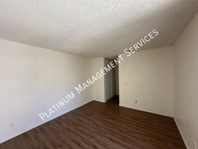 Building Photo - 1219 E Ave R7