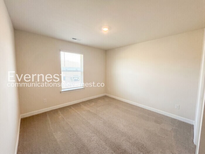 Building Photo - 2340 Valverde Wy